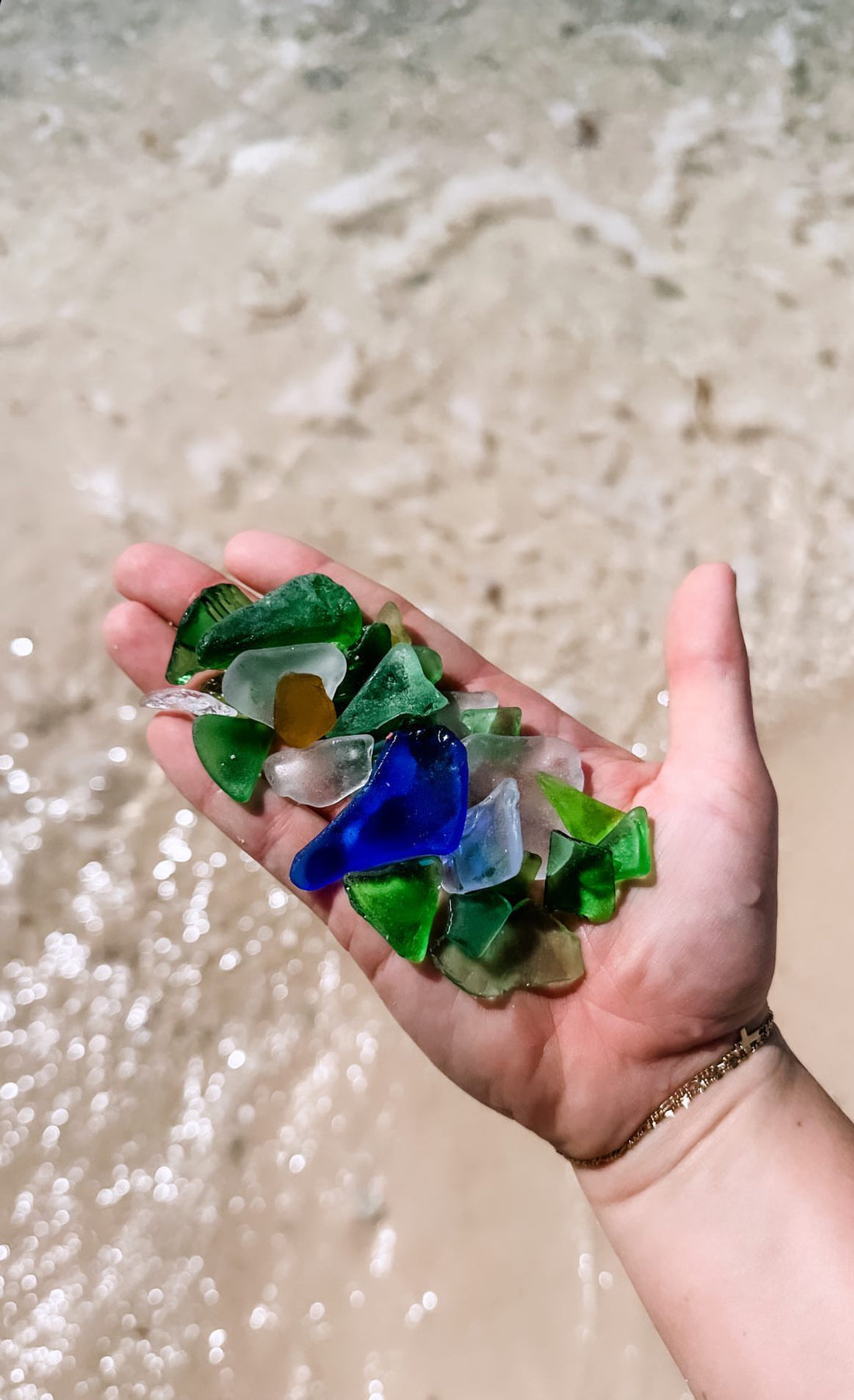 POV: you find the cutest permanent jewelry at Mercato Naples 🦋✨🍓